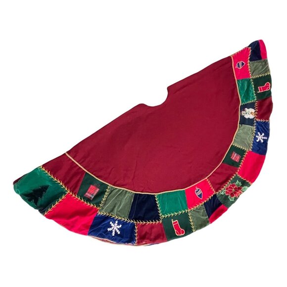 Vintage Patchwork Christmas Tree Skirt With Needlepoint, Applique & Embroidered - Picture 4 of 13